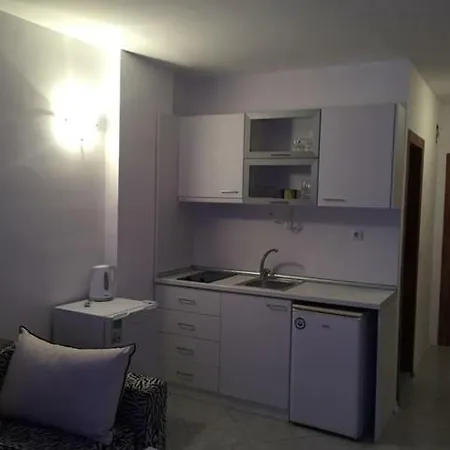 64 Apartment *